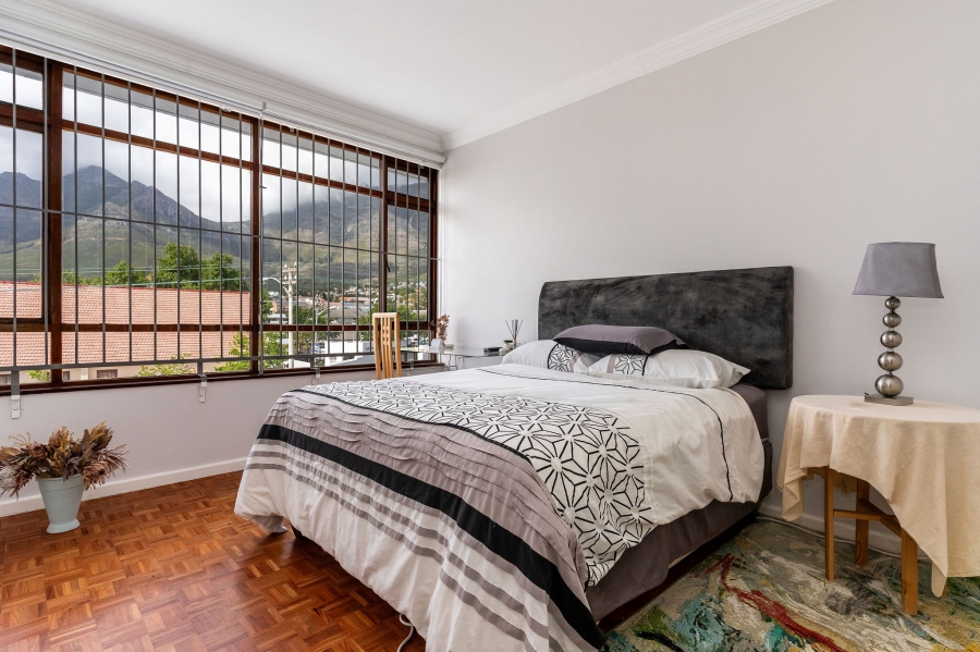 2 Bedroom Property for Sale in Gardens Western Cape